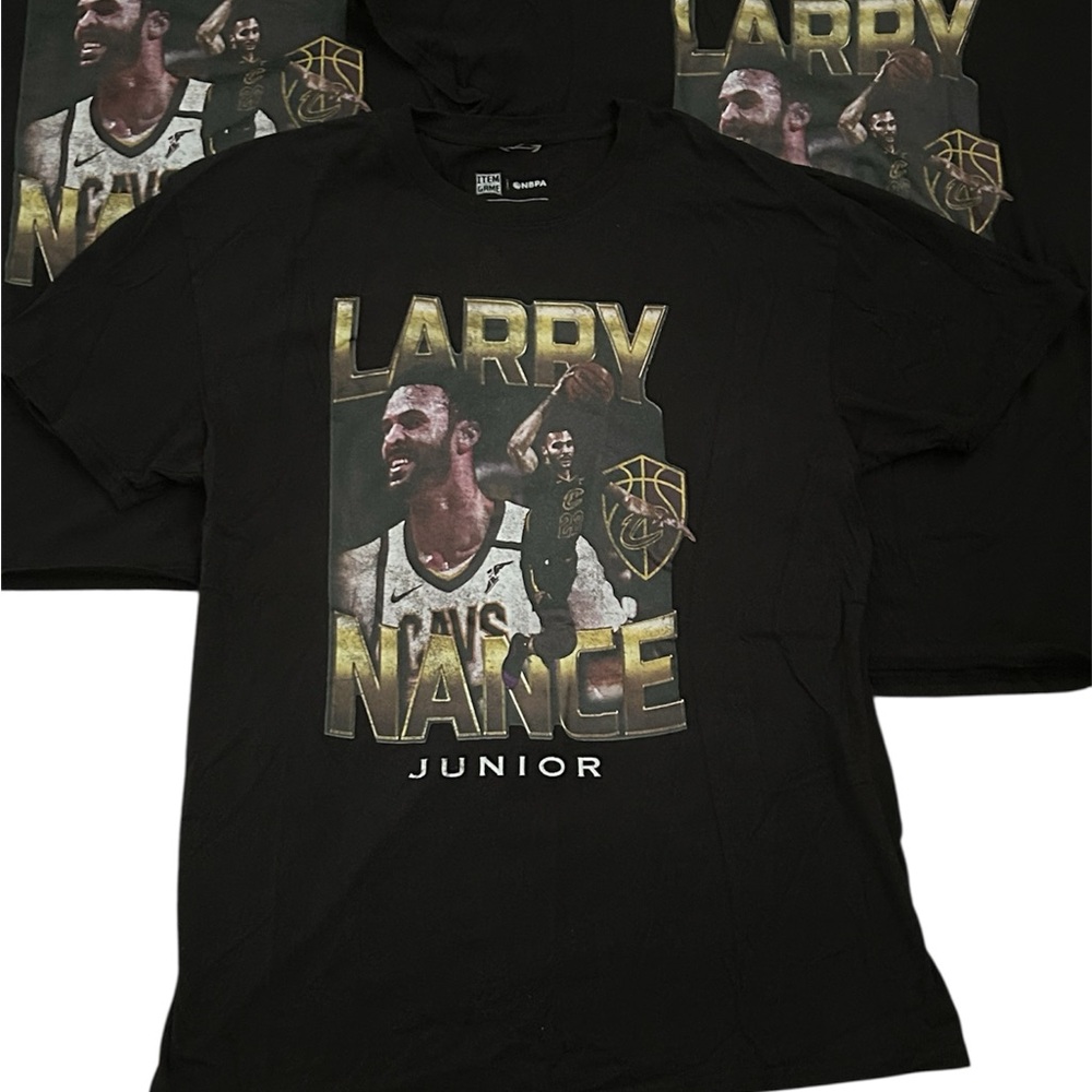Larry Nance Junior Cleveland Cavaliers  Graphic T-shirt Size Large New